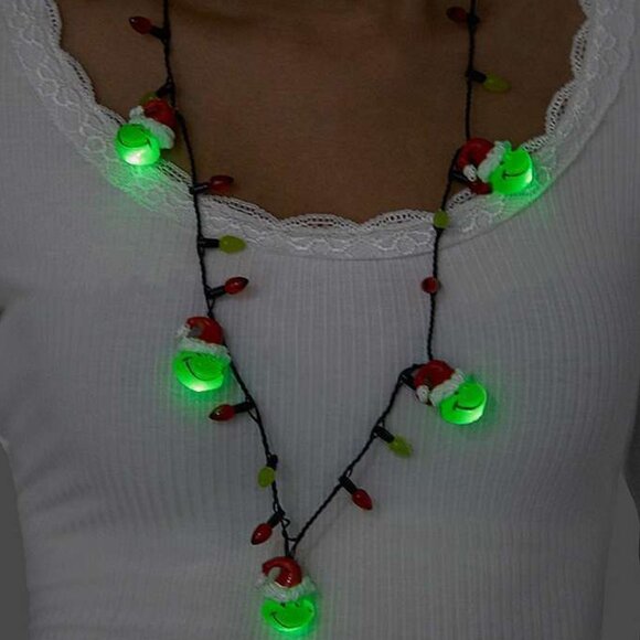 Dr. Seuss | Jewelry | Dr Seuss The Grinch Sallumer Christmas Tree ...